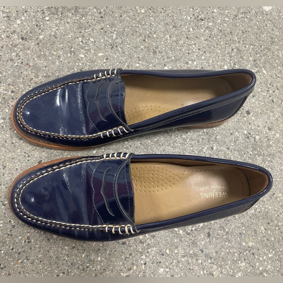 Weejuns G.H. Bass & Co. Navy "Viviana" Penny Loafer Size 8.5 - Picture 3 of 16